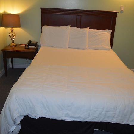גואלף Parkview Motel מראה חיצוני תמונה