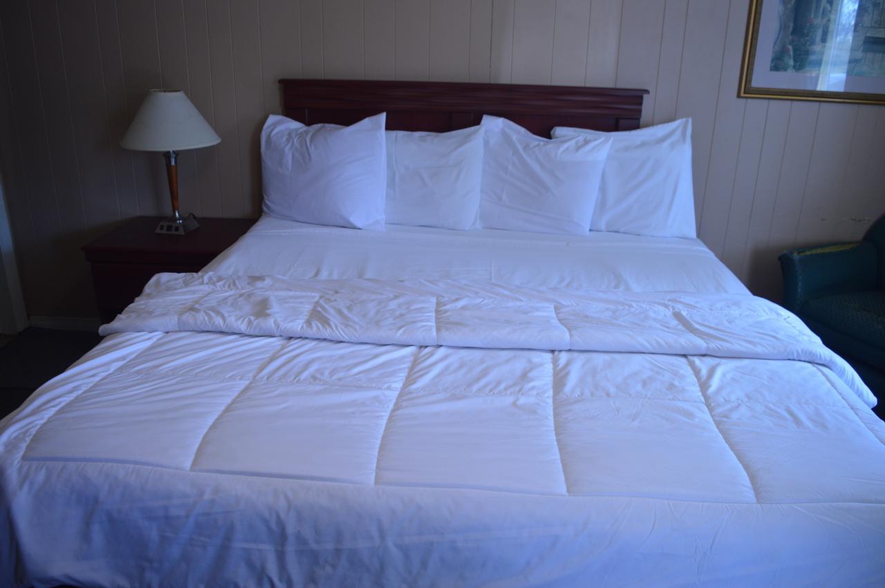 גואלף Parkview Motel מראה חיצוני תמונה