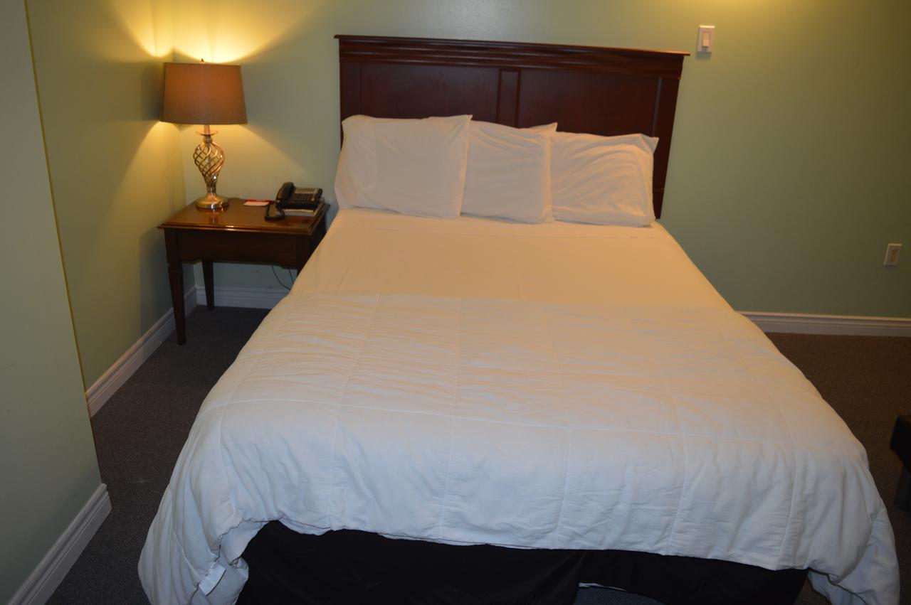 גואלף Parkview Motel מראה חיצוני תמונה