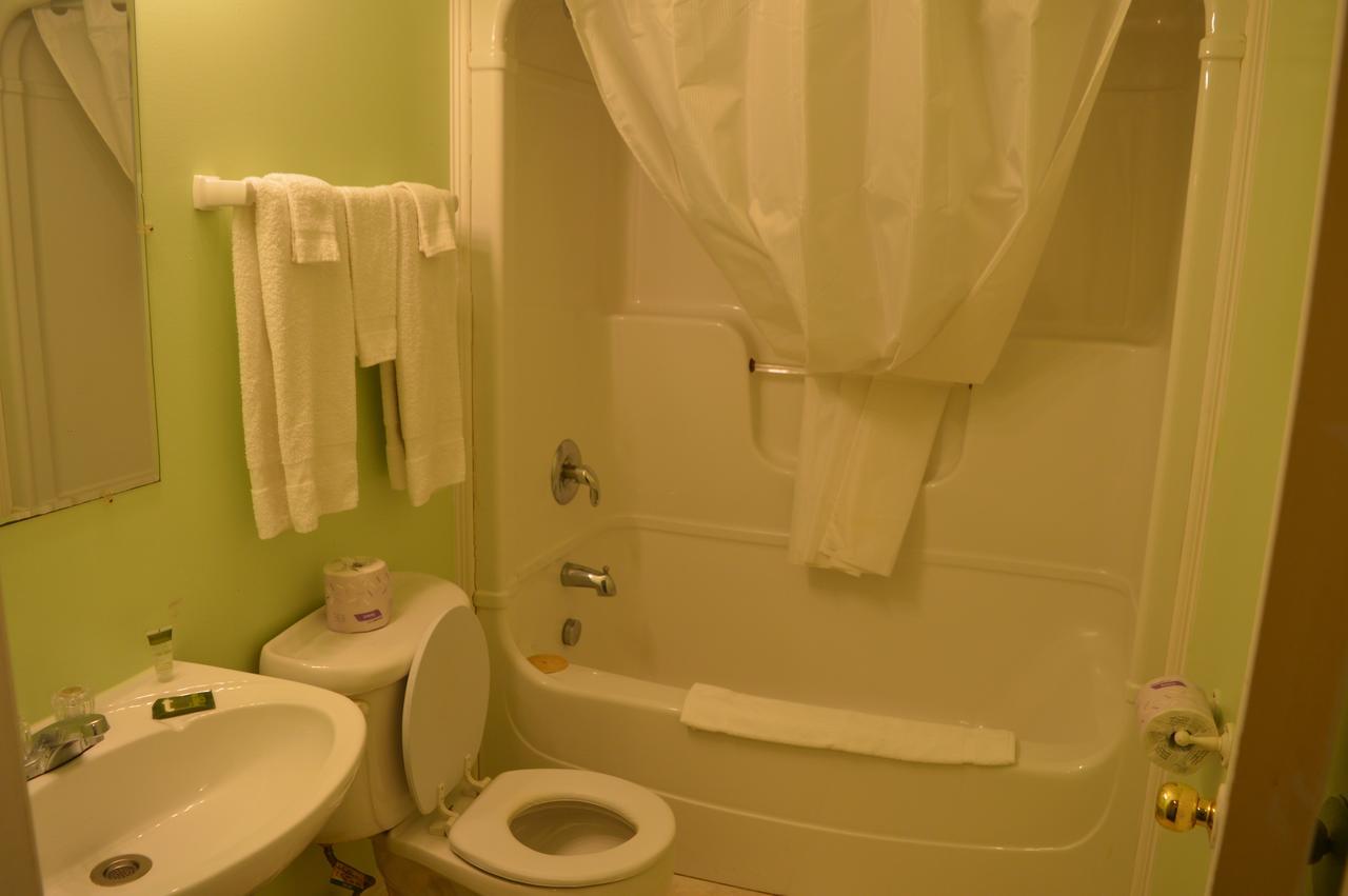 גואלף Parkview Motel מראה חיצוני תמונה